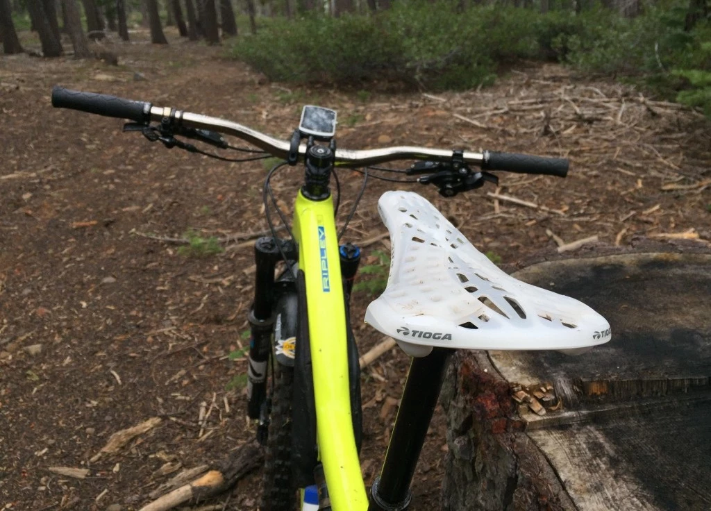 mountain bike saddle - the unique construction and material of the tioga spyder outland...