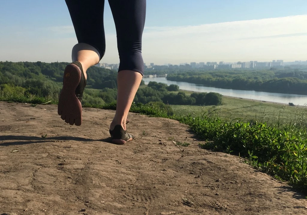 barefoot shoes womens - off we go on yet another beautiful training (and testing) run.