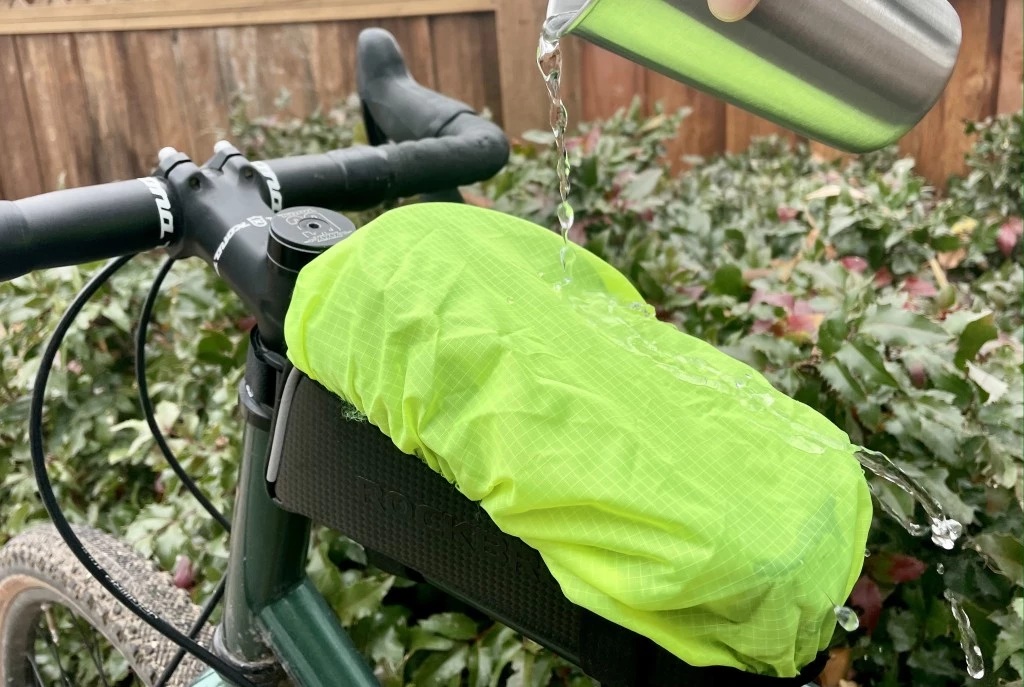 bike phone mount - the rockbros bag comes with a rain cover for extra protection.