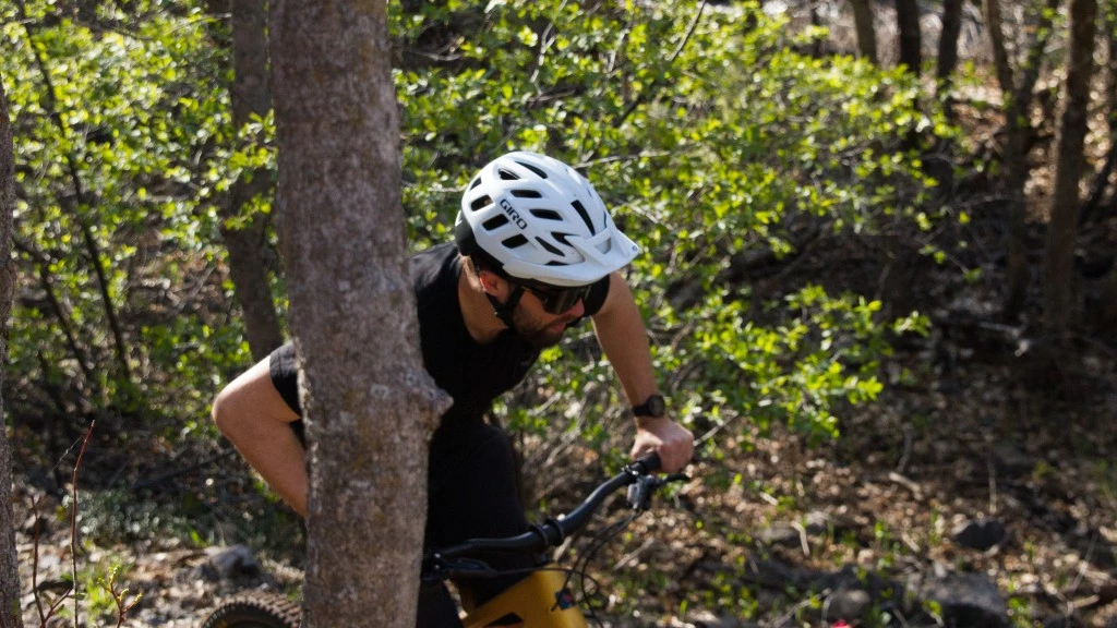 mountain bike helmet - the giro radix is a versatile and comfortable mountain bike helmet...