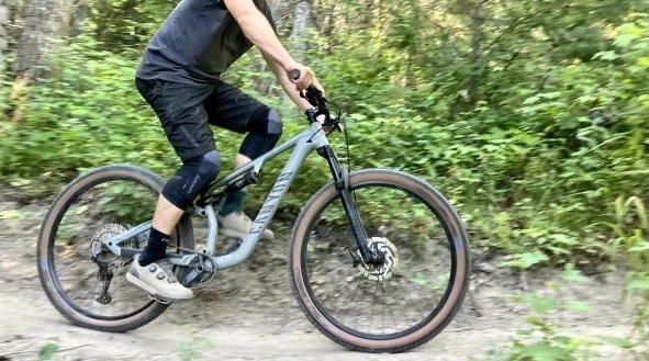 budget mountain bike - the neuron is a fast-rolling, highly-efficient mountain bike.