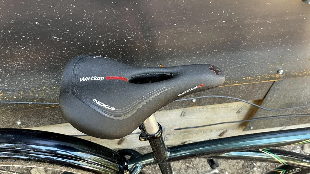 comfort bike seat - the wittkop 5-zone has a nice size and shape, keeping it comfortable...