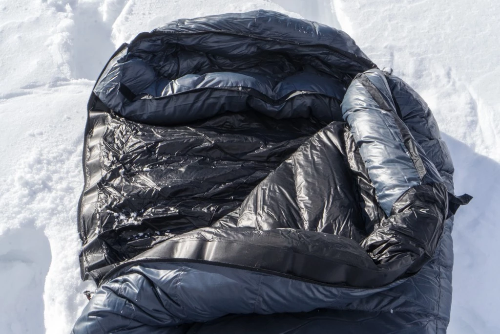 sleeping bag cold weather - like the other western mountaineering bags we reviewed, this bag has...