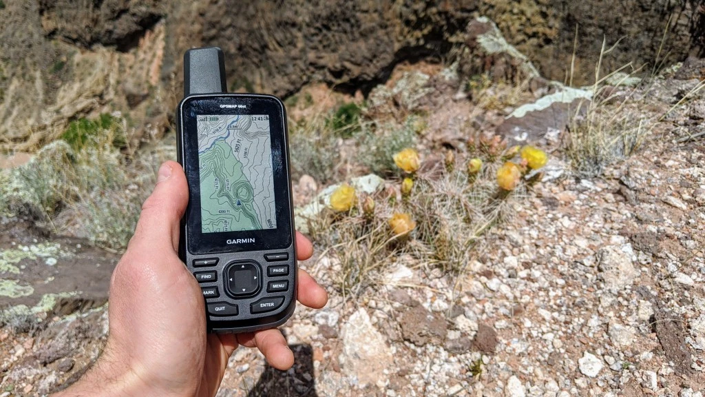 handheld gps - this unit offers a powerful color screen, that is easily readable...